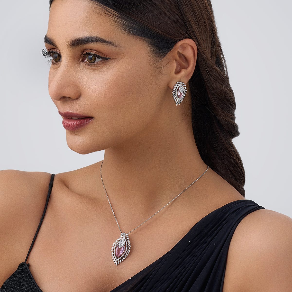 Swarovski Crystal Jewelry Sets, Necklace and Earring Collection, One size,  Crystal, Cubic Zirconia : Buy Online at Best Price in KSA - Souq is now  Amazon.sa: Fashion